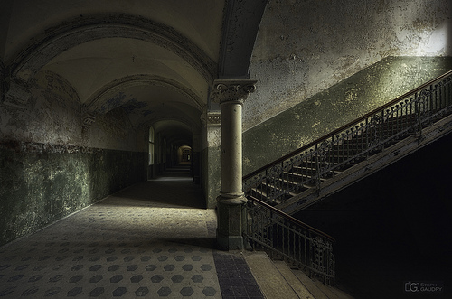 Beelitz Heilstatten - couloir et escalier du pavillon des hommes