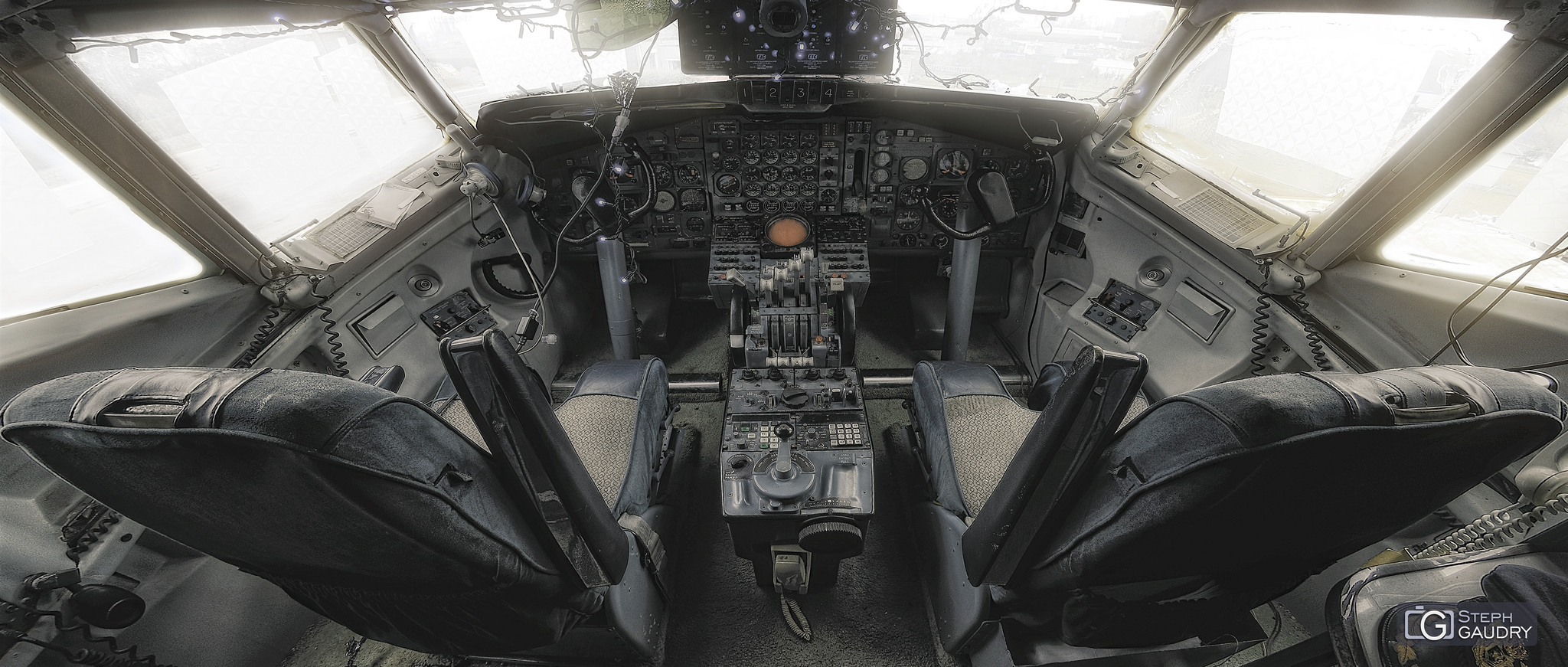 Cockpit Boeing 707 - Flat colored version [Click to start slideshow]