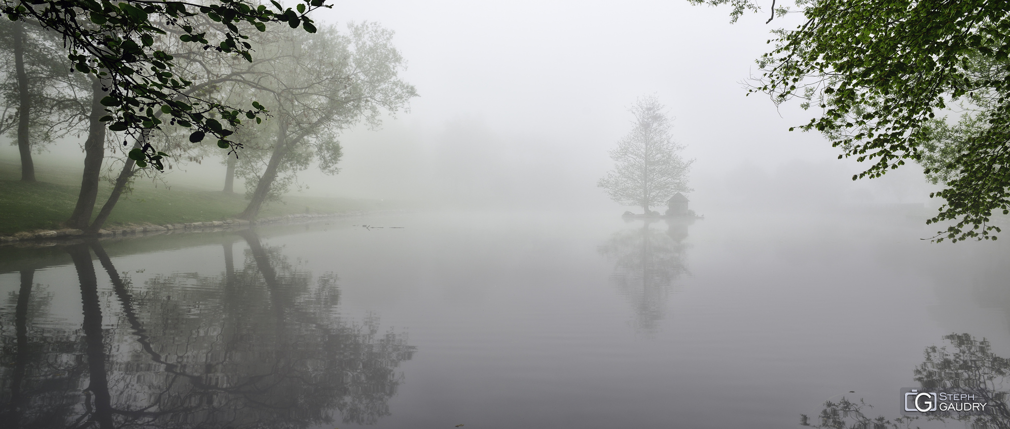 Domaine de Wégimont sous le brouillard [Klik om de diavoorstelling te starten]