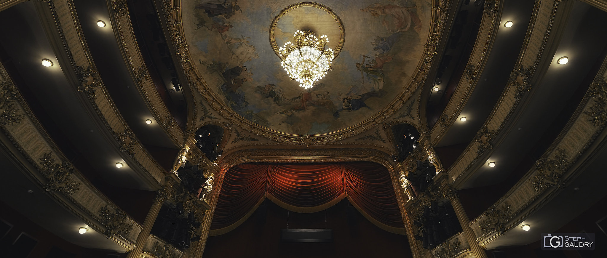 Opéra Royal de Wallonie-Liège - Le plafond [Cliquez pour lancer le diaporama]