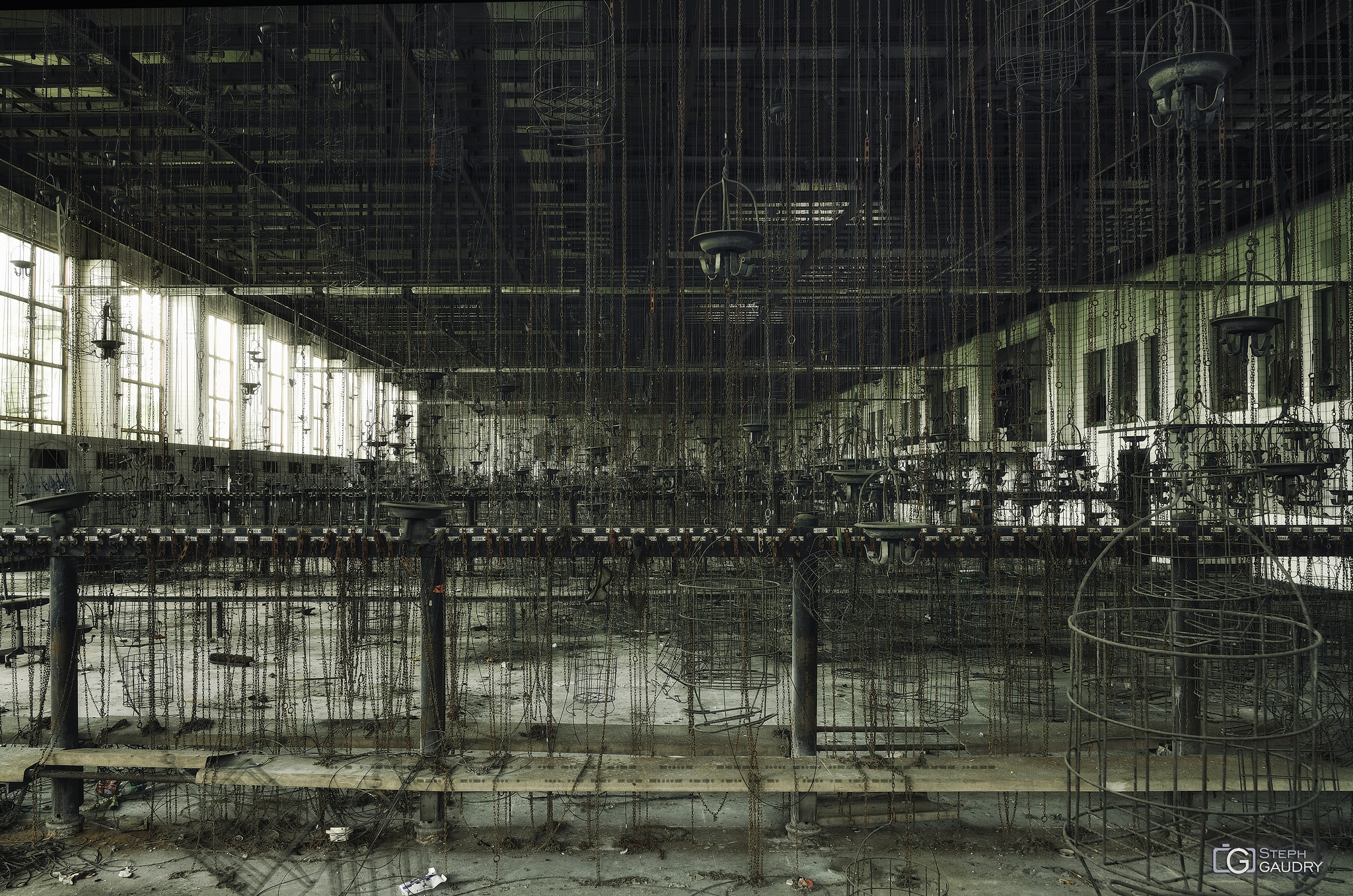 Zeche Hugo cages room [Click to start slideshow]