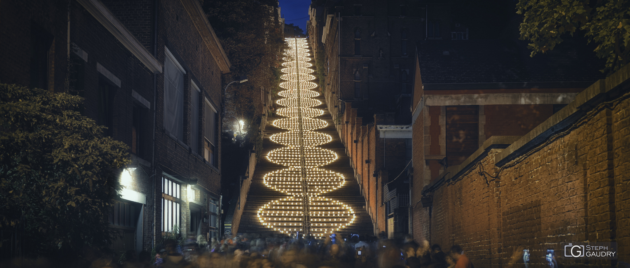 Montagne de Bueren - Nocturne des coteaux 2014 [Click to start slideshow]