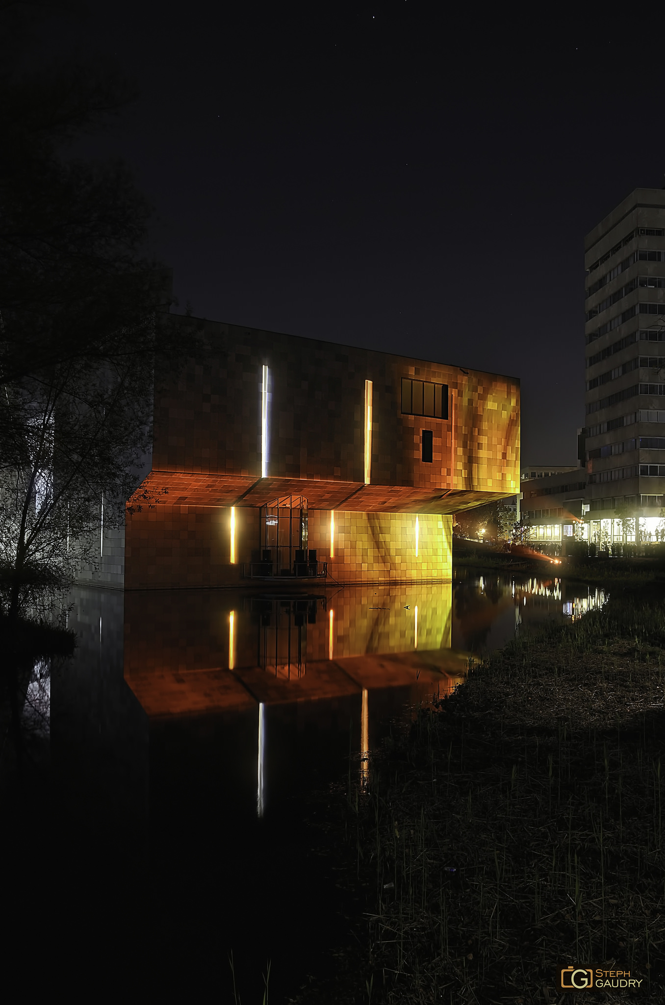 Burning Van Abbe Museum - 5 [Klik om de diavoorstelling te starten]