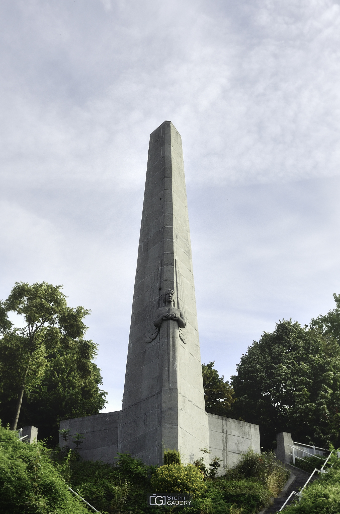 Liège, monument du 14ème de Ligne [Cliquez pour lancer le diaporama]