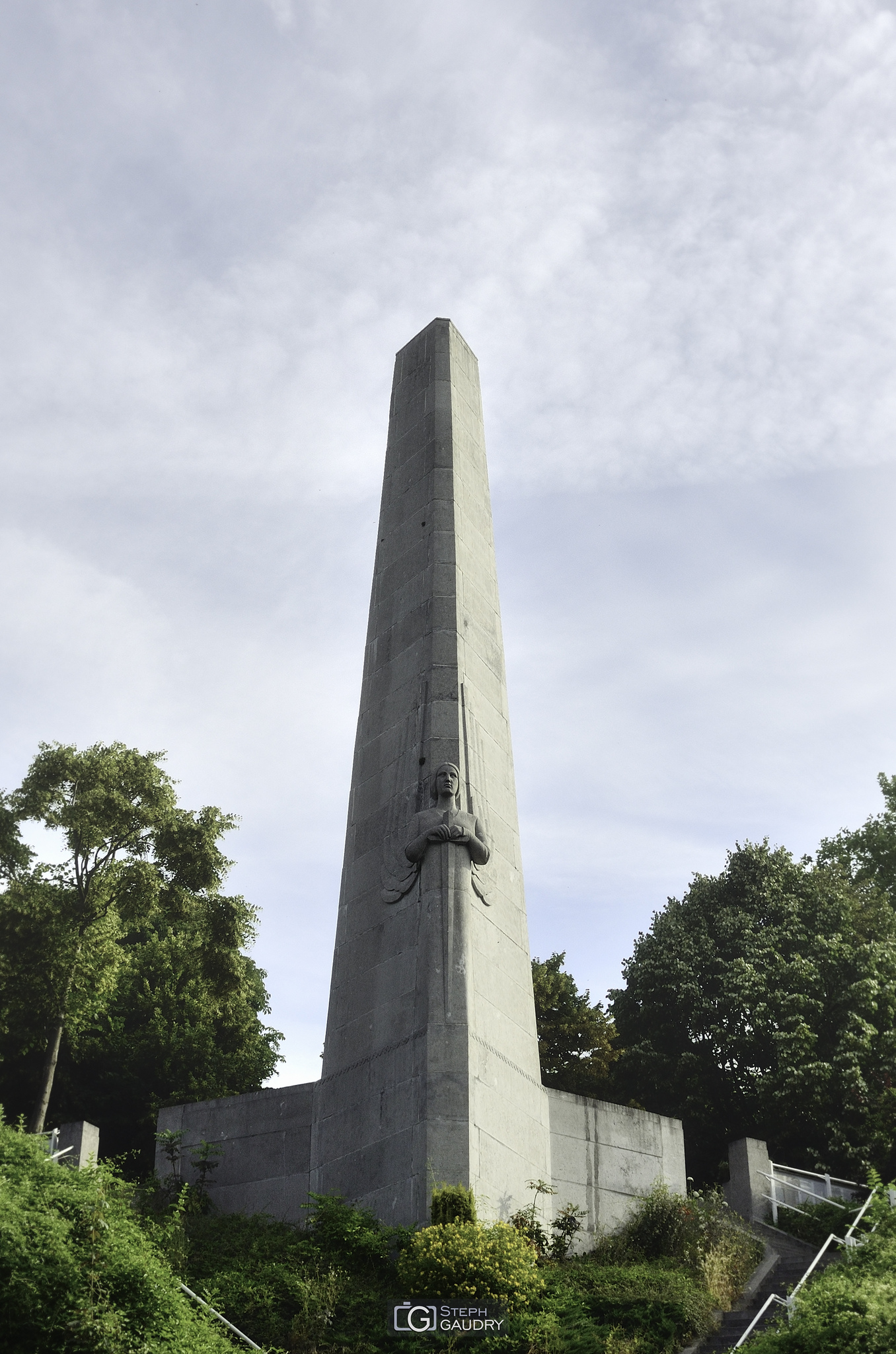 Liège, monument du 14ème de Ligne [Klik om de diavoorstelling te starten]