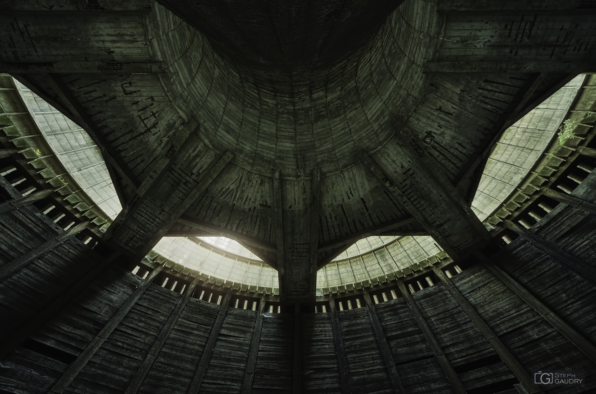 Architecture et graphisme / Inside the Death Star (half circle)