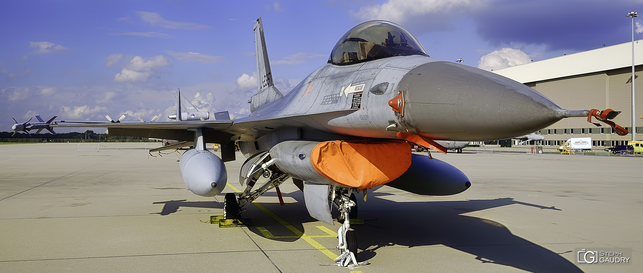 EHEH - F-16 Fighting Falcon [Klik om de diavoorstelling te starten]