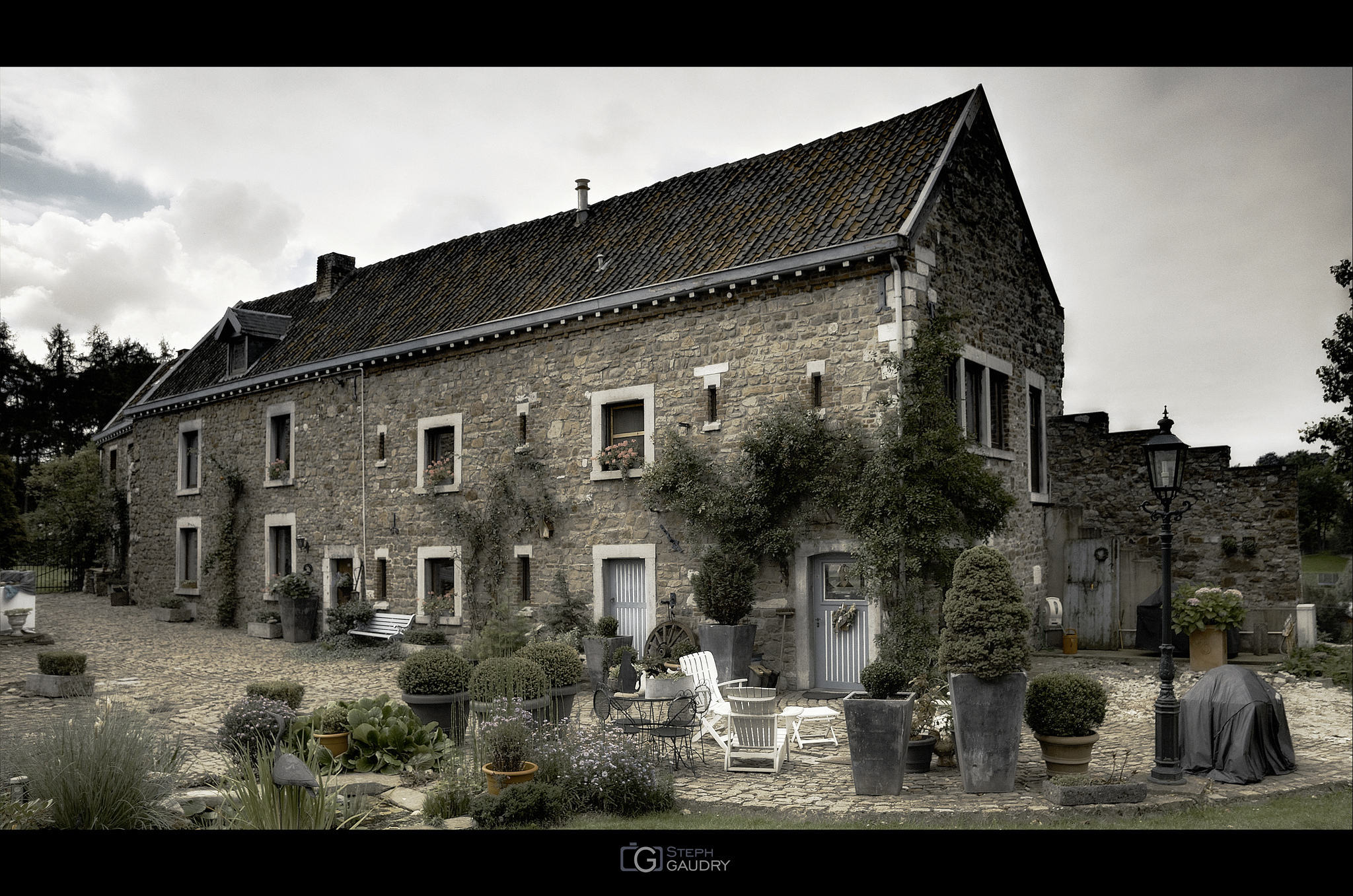 Saive, la place du vieux château [Klik om de diavoorstelling te starten]