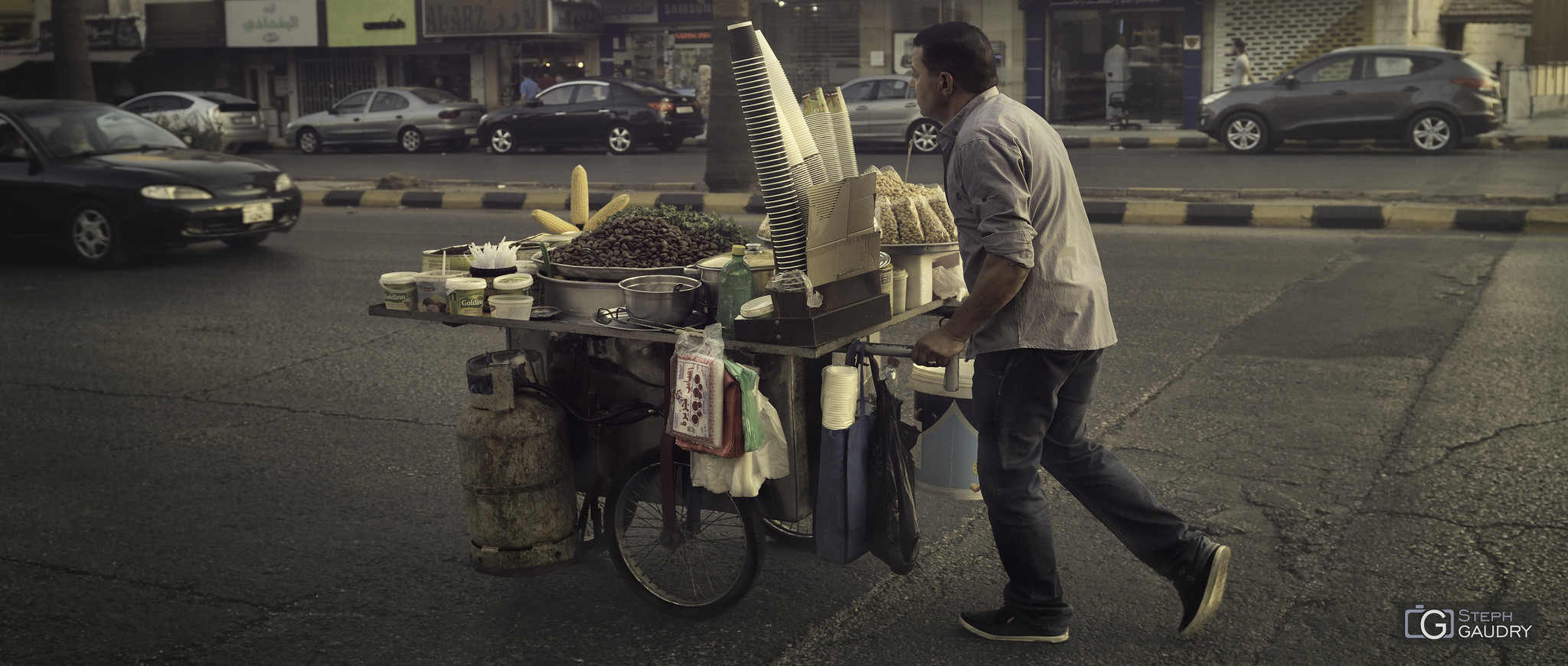 Marchand de rue à Hamman (JOR) [Klicken Sie hier, um die Diashow zu starten]