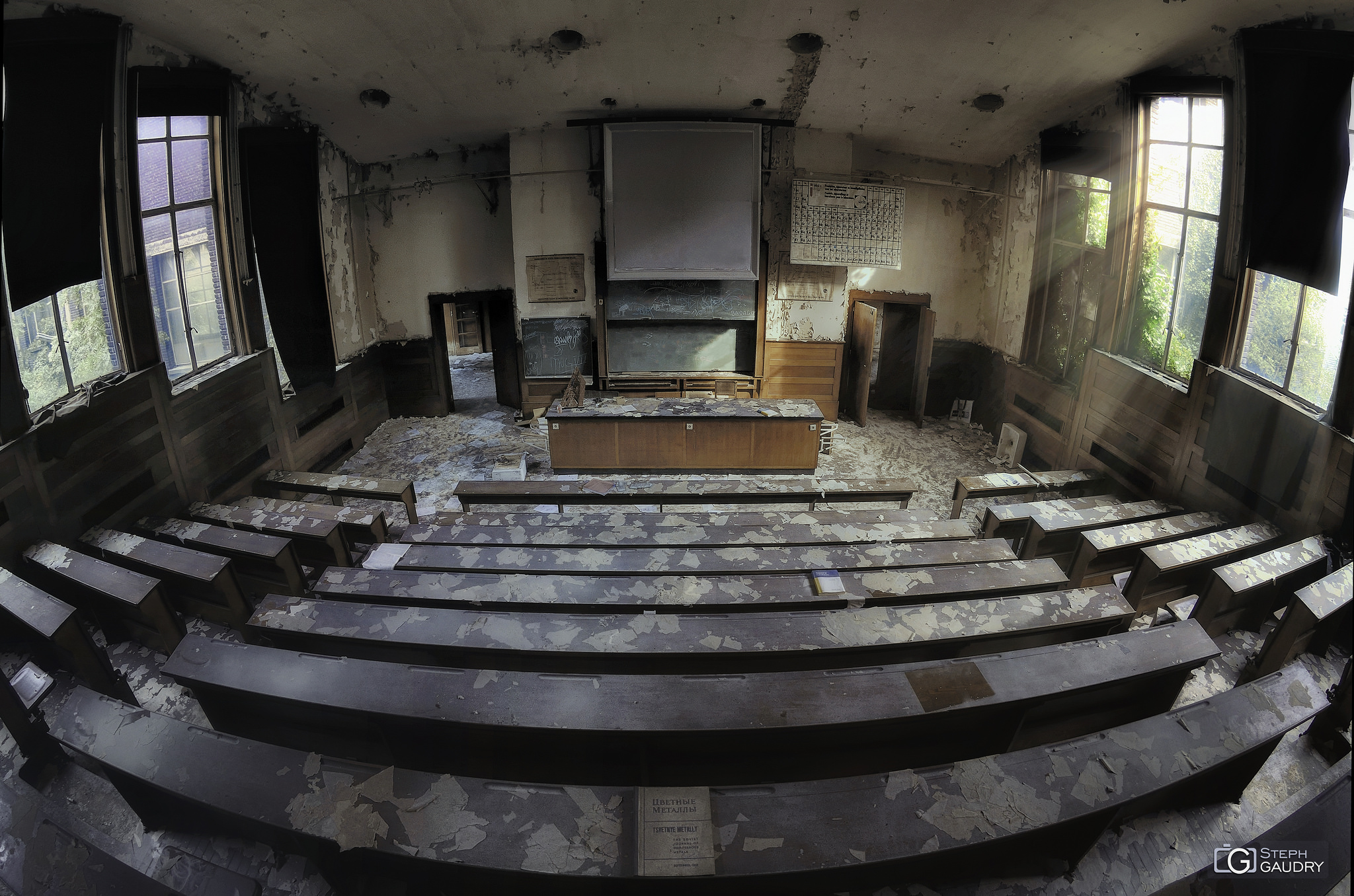 Institut de chimie et de métallurgie / Amphithéatre - salle de cours de chimie