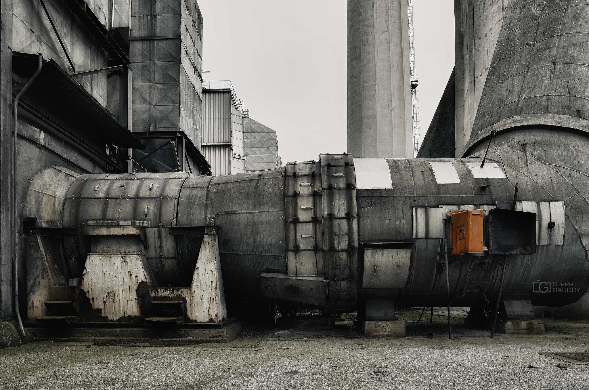 Precipitator, induced draught fan, and flue gas stack [Click to start slideshow]