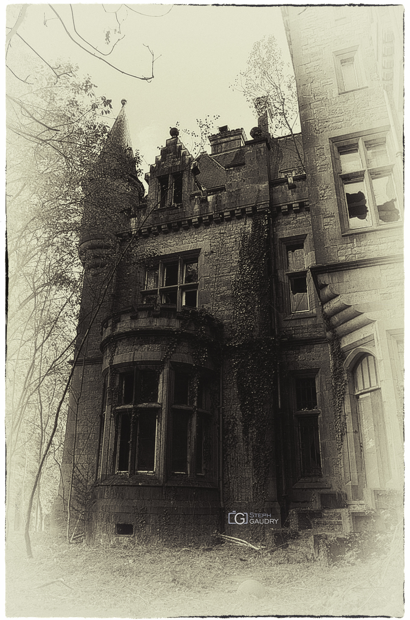 Le château de Noisy / Photo vintage du bureau de la directrice de Noisy