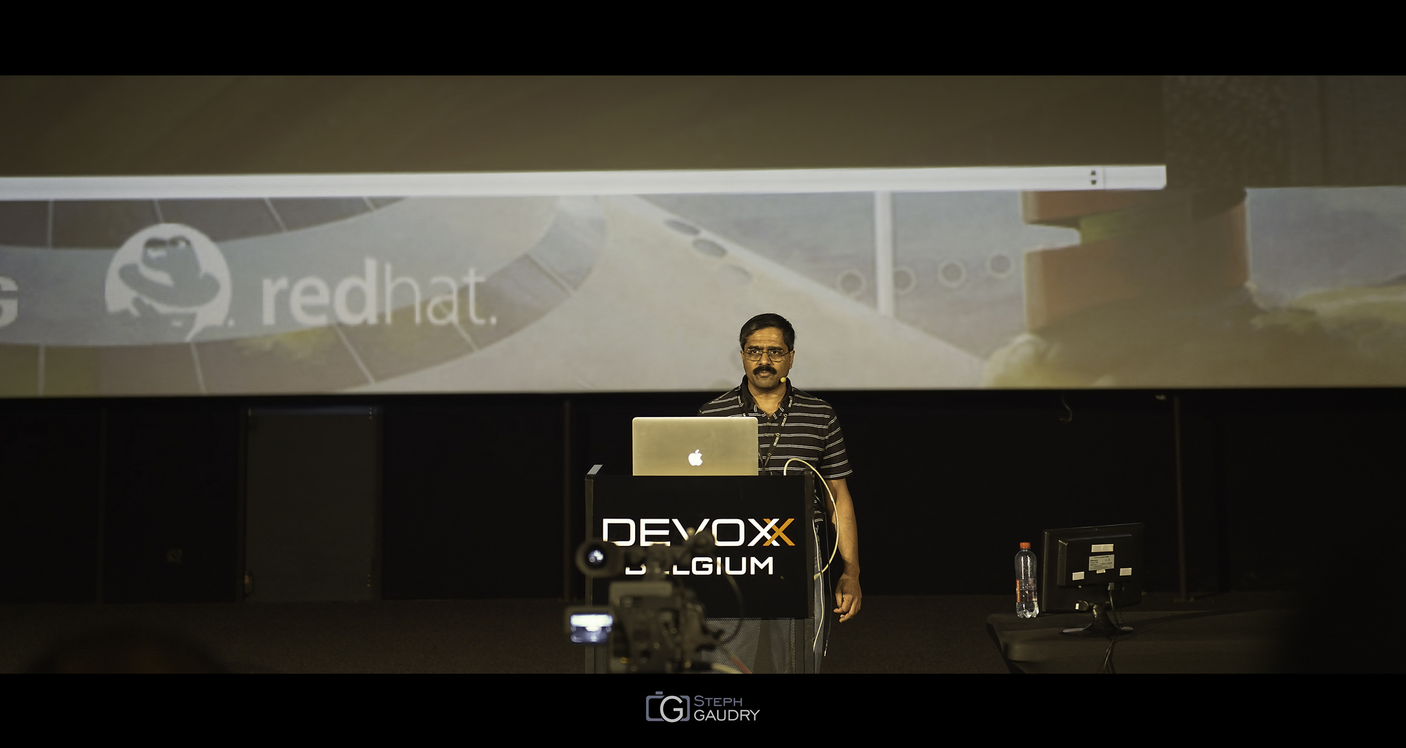 Venkat Subramaniam @ Devoxx2015 [Click to start slideshow]