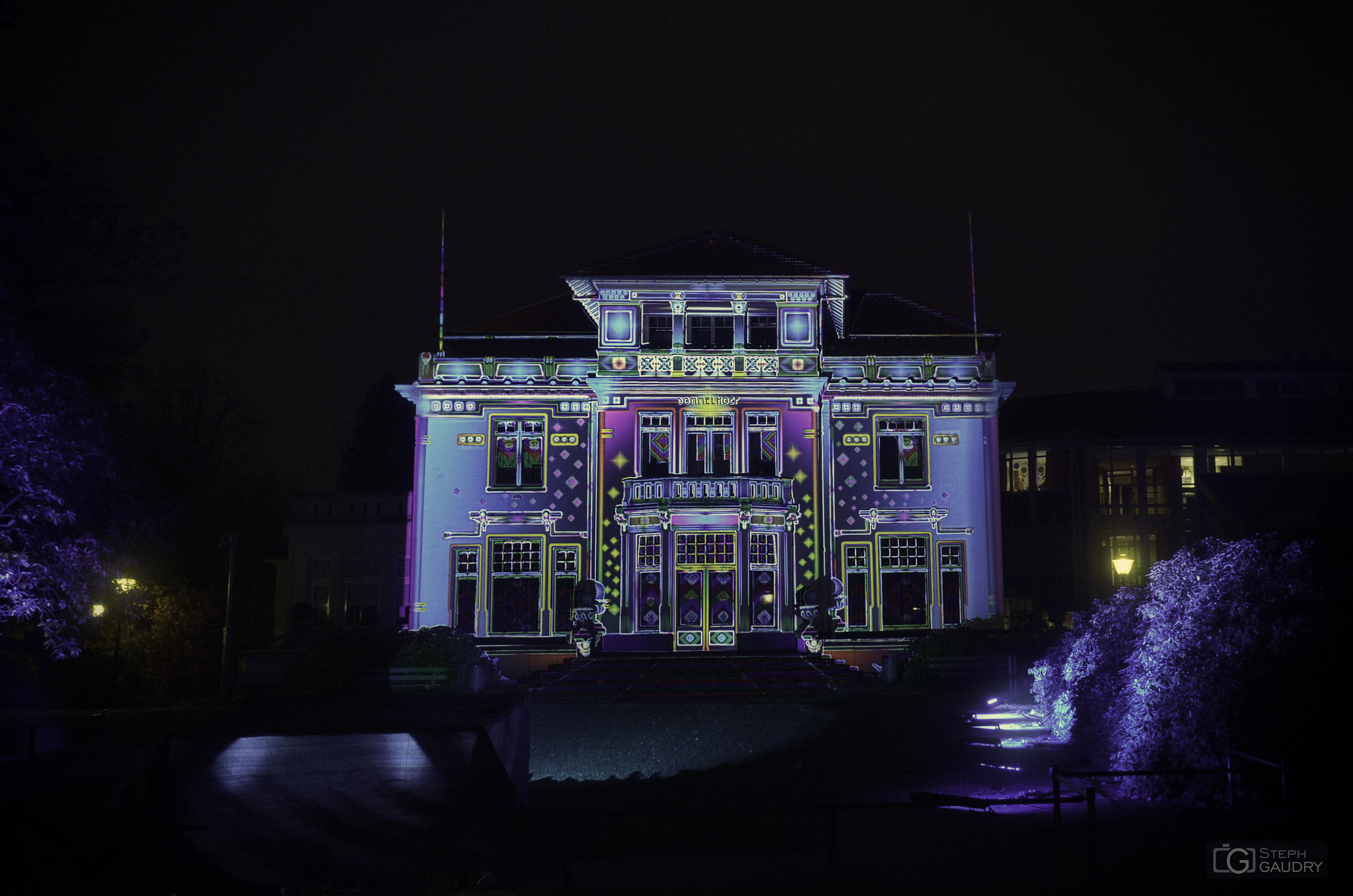 Eindhoven glow 2013 - CHROMOLITHE (v2) [Klik om de diavoorstelling te starten]