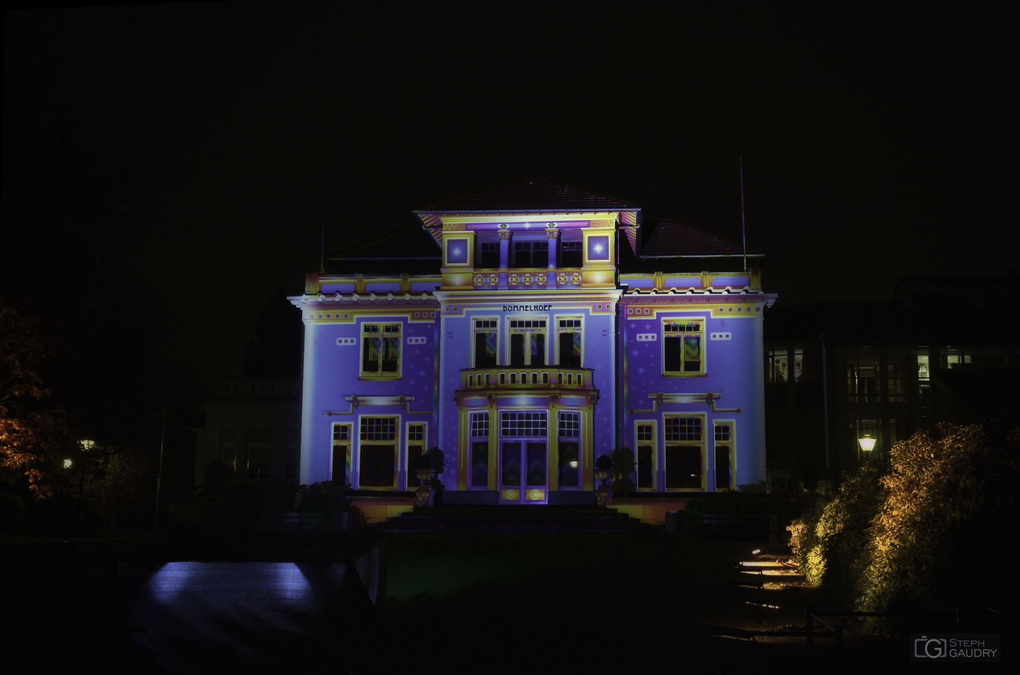 Eindhoven glow 2013 - CHROMOLITHE (v1) [Klik om de diavoorstelling te starten]