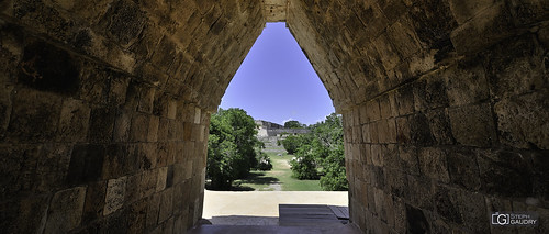 Uxmal - arche du quadrilatères des nonnes