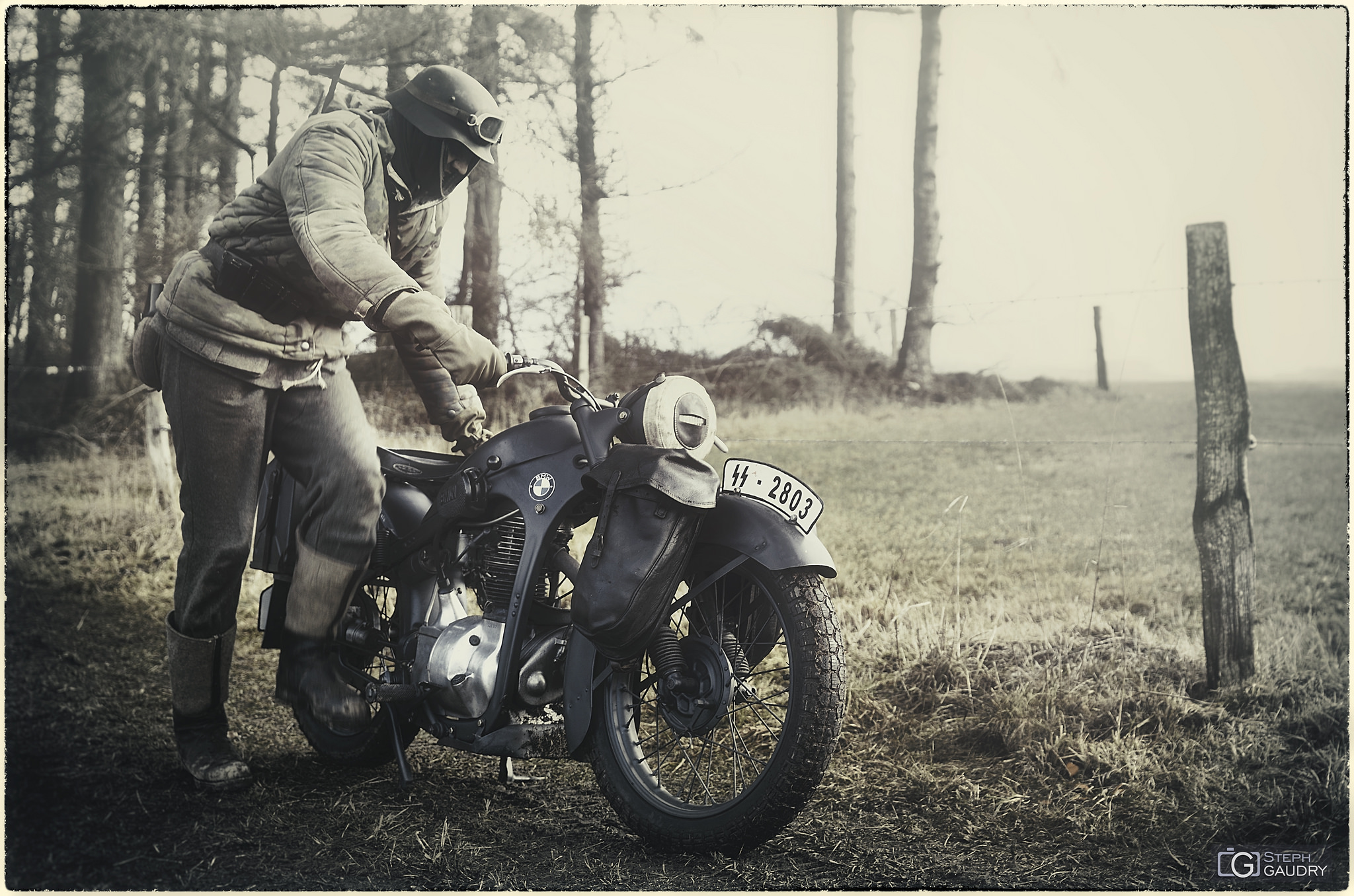 Bataille des Ardennes - Vintage / SS Motorcycle