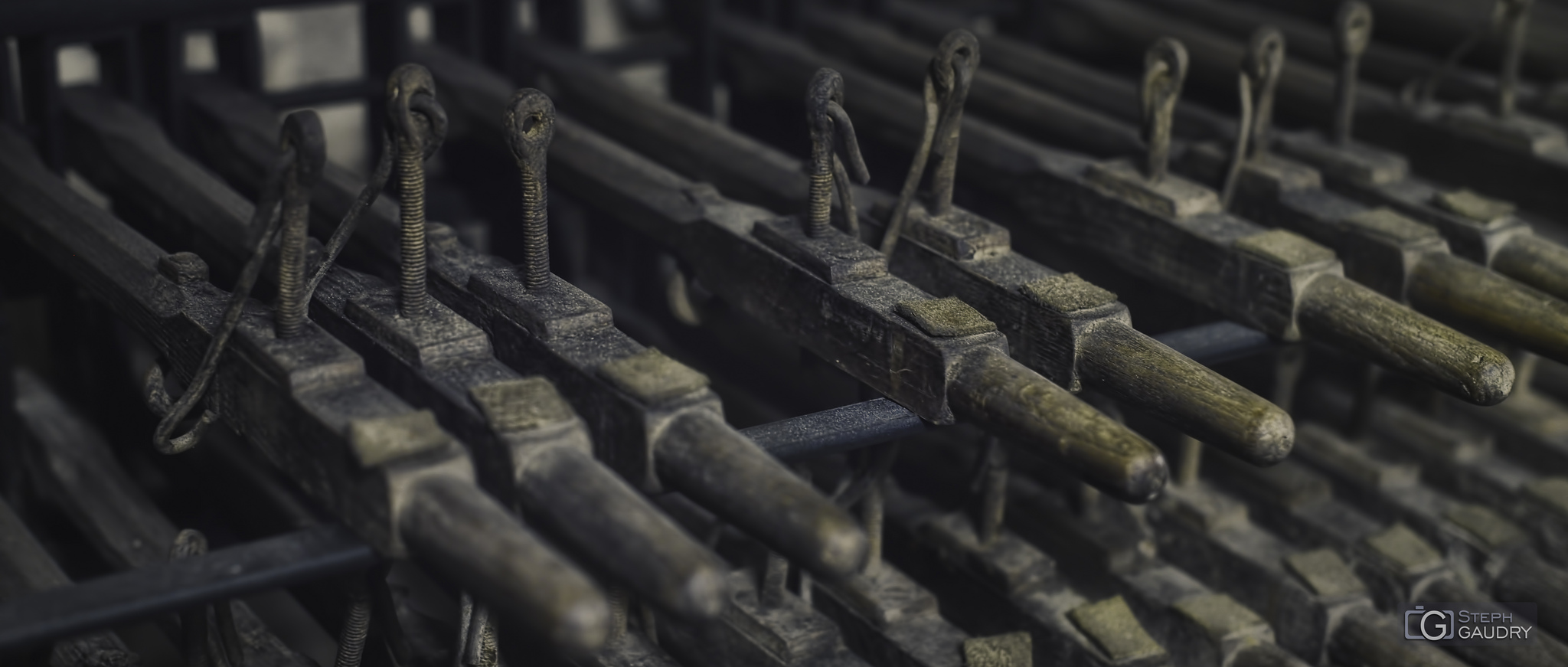 Clavier du carillon de la collégiale Saint-Barthélemy [Klicken Sie hier, um die Diashow zu starten]