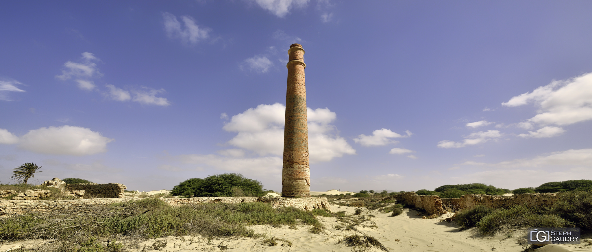 Boa Vista - Cap Vert / Ruines d'une ancienne fabrique de briques