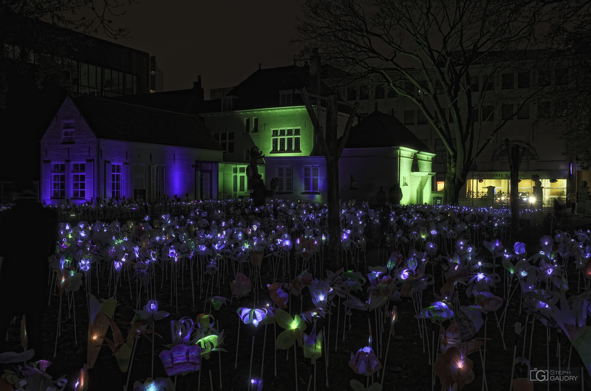 Glow tour 2012: GLOW for Kids [Klik om de diavoorstelling te starten]