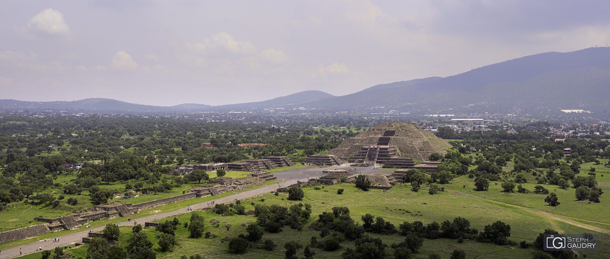 Teotihuacan - la chaussée des Morts et la pyramide de la lune [Klik om de diavoorstelling te starten]