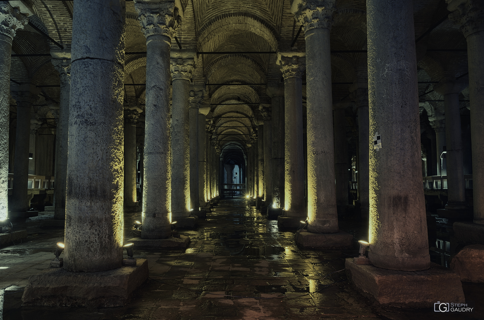 Istanbul, Basilica Cistern [Klicken Sie hier, um die Diashow zu starten]