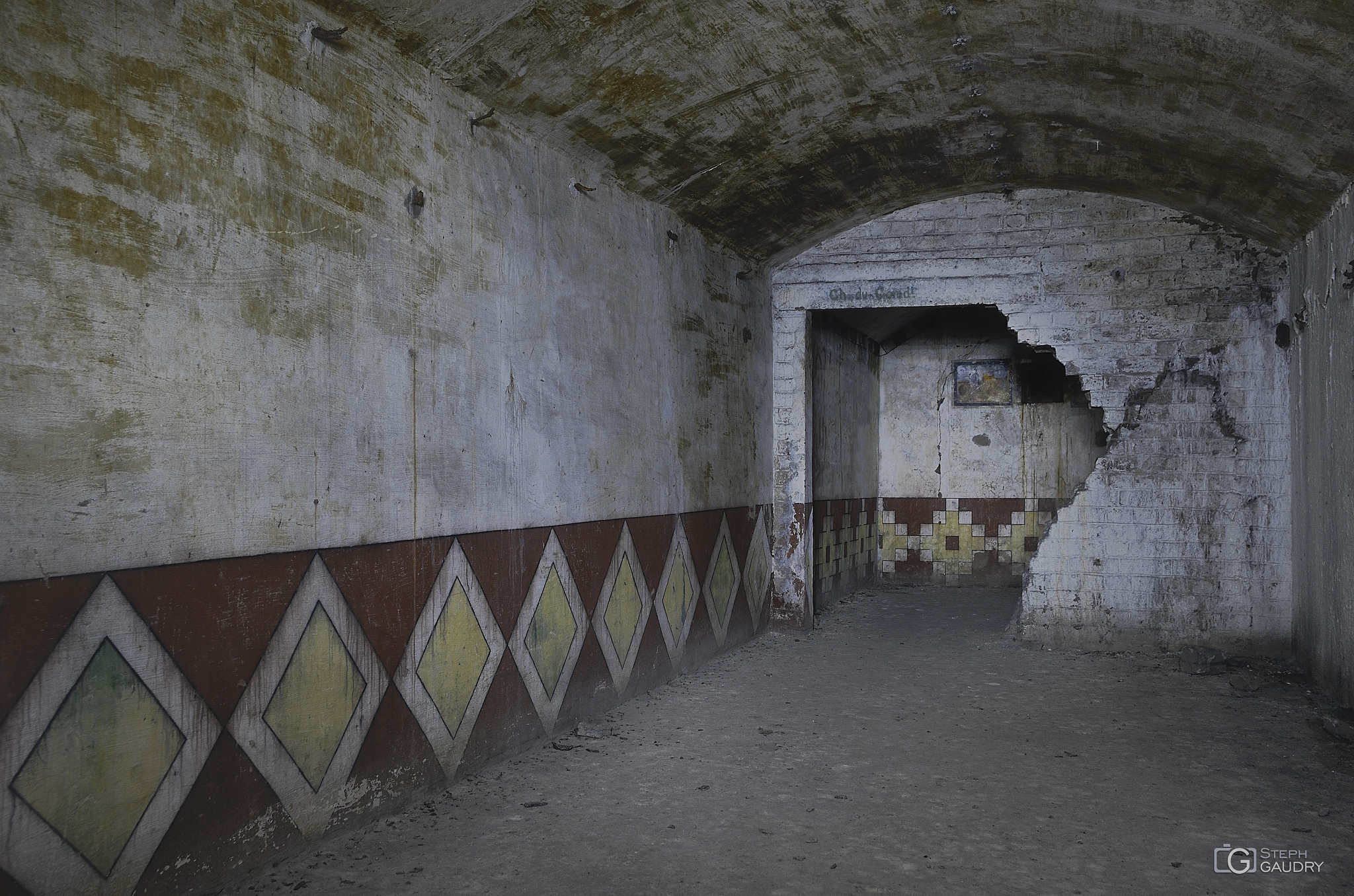 Fort de Boncelles / Logement officiers (chambre du Cdt) dans l'ancienne poudrière de gauche.