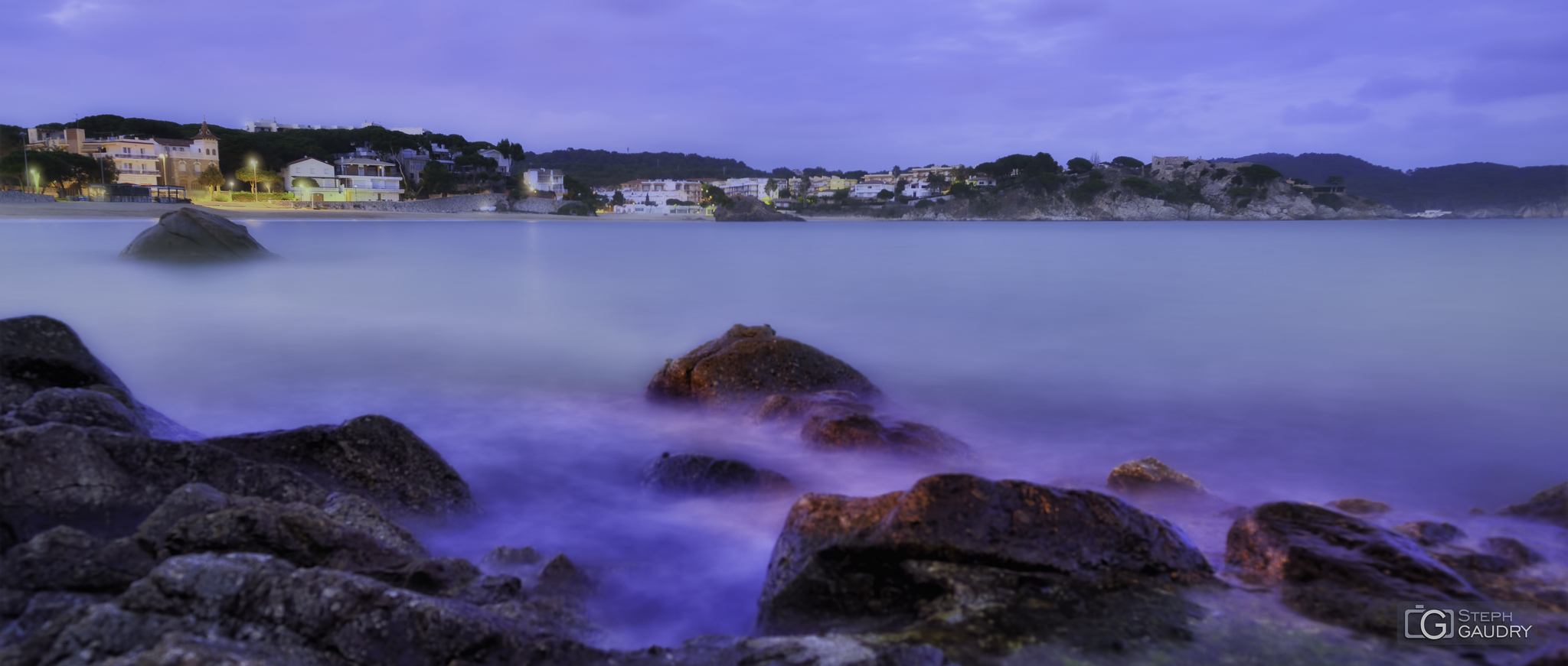 Costa Brava / Long exposure and reflections of streetlights