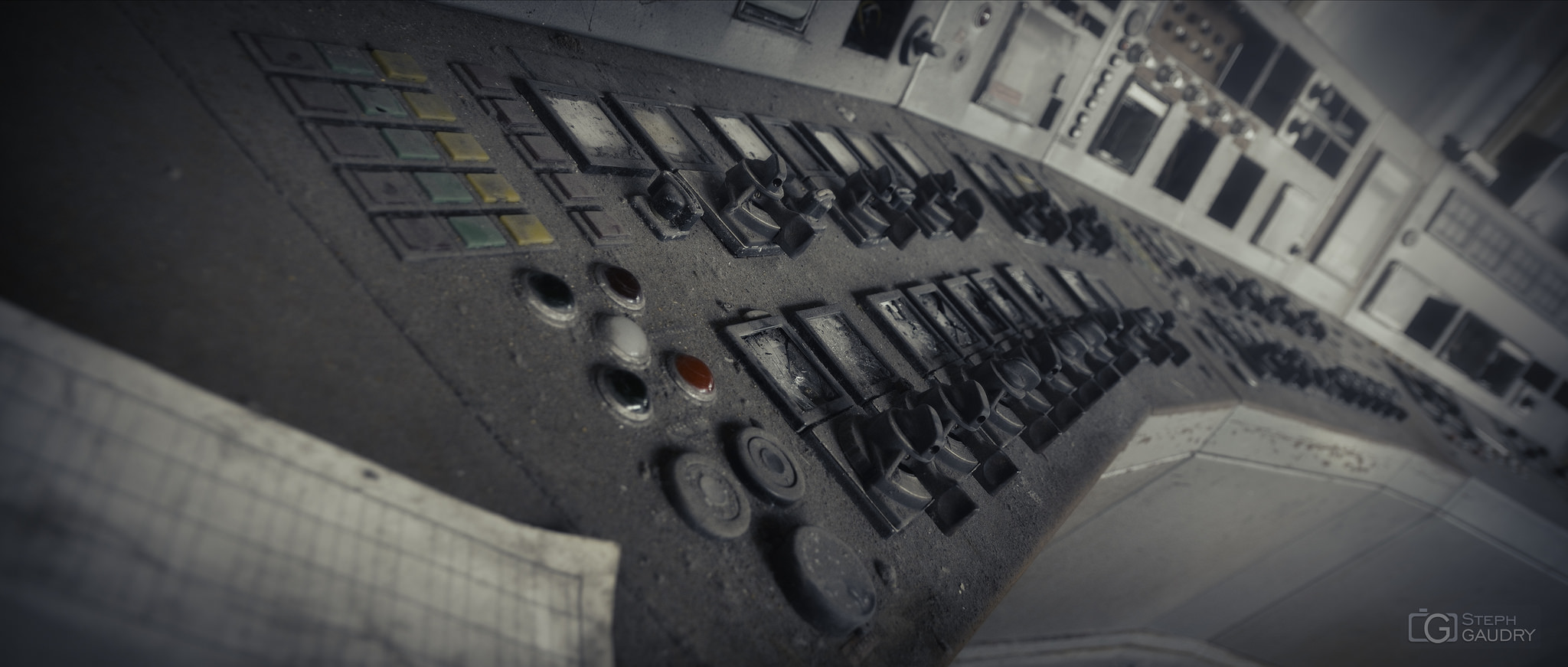 ECVB : little grey control room [Click to start slideshow]