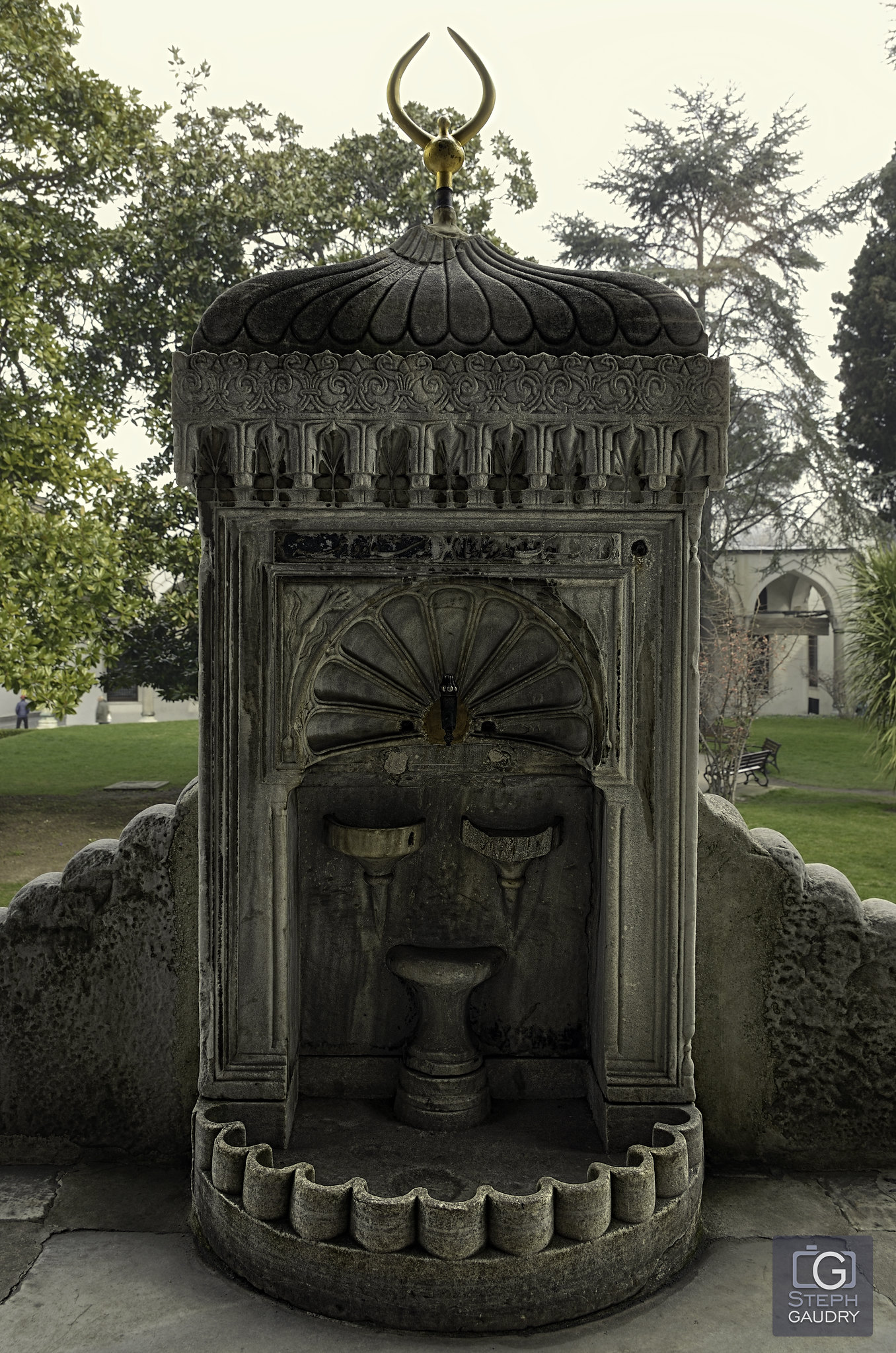 Fontaine dans le palais de Topkapi [Click to start slideshow]