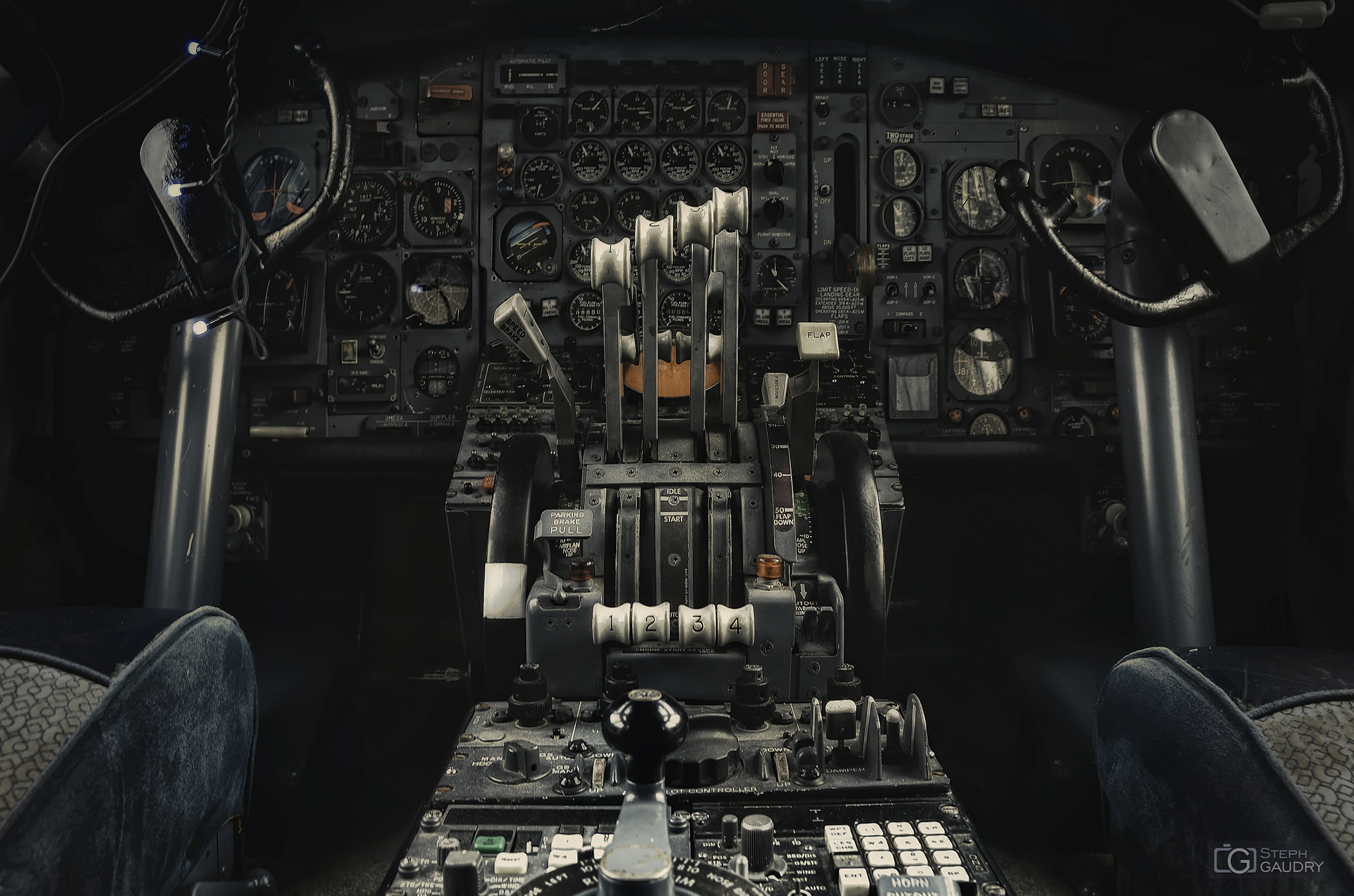 Cockpit Boeing 707 - img1 [Klik om de diavoorstelling te starten]