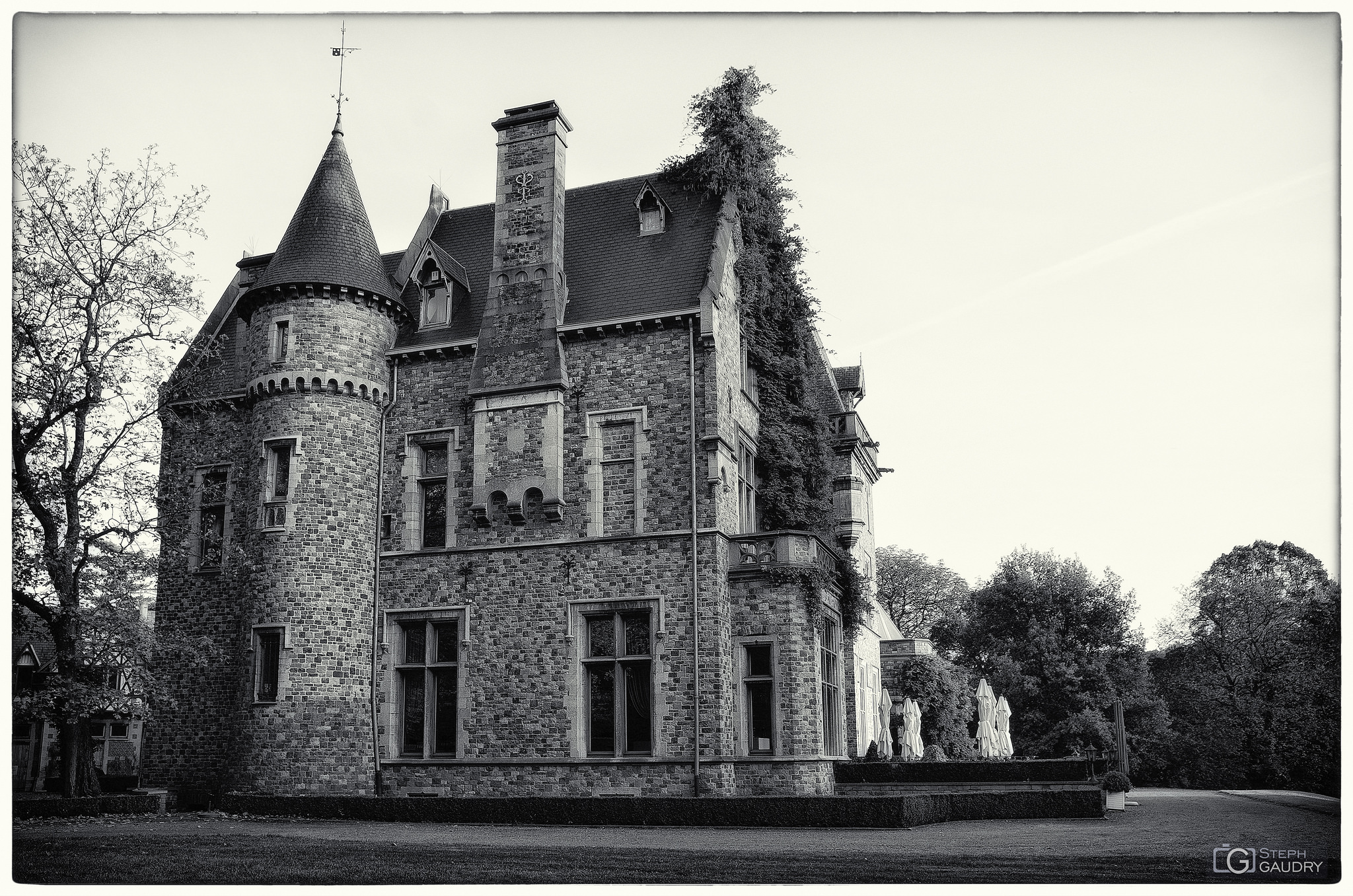 Château Peltzer [Click to start slideshow]