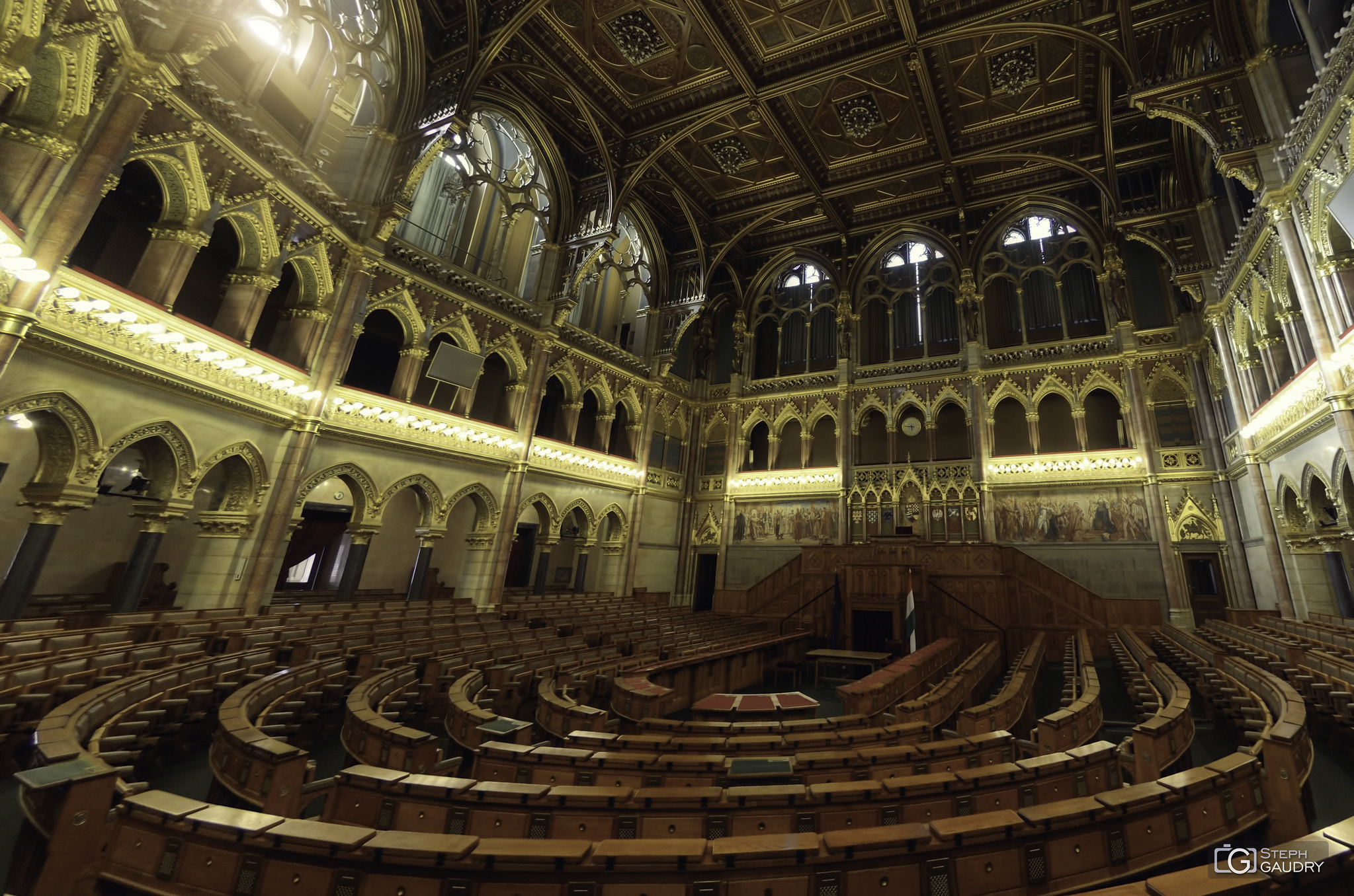 Hungarian Parliament Building (flat version) [Click to start slideshow]