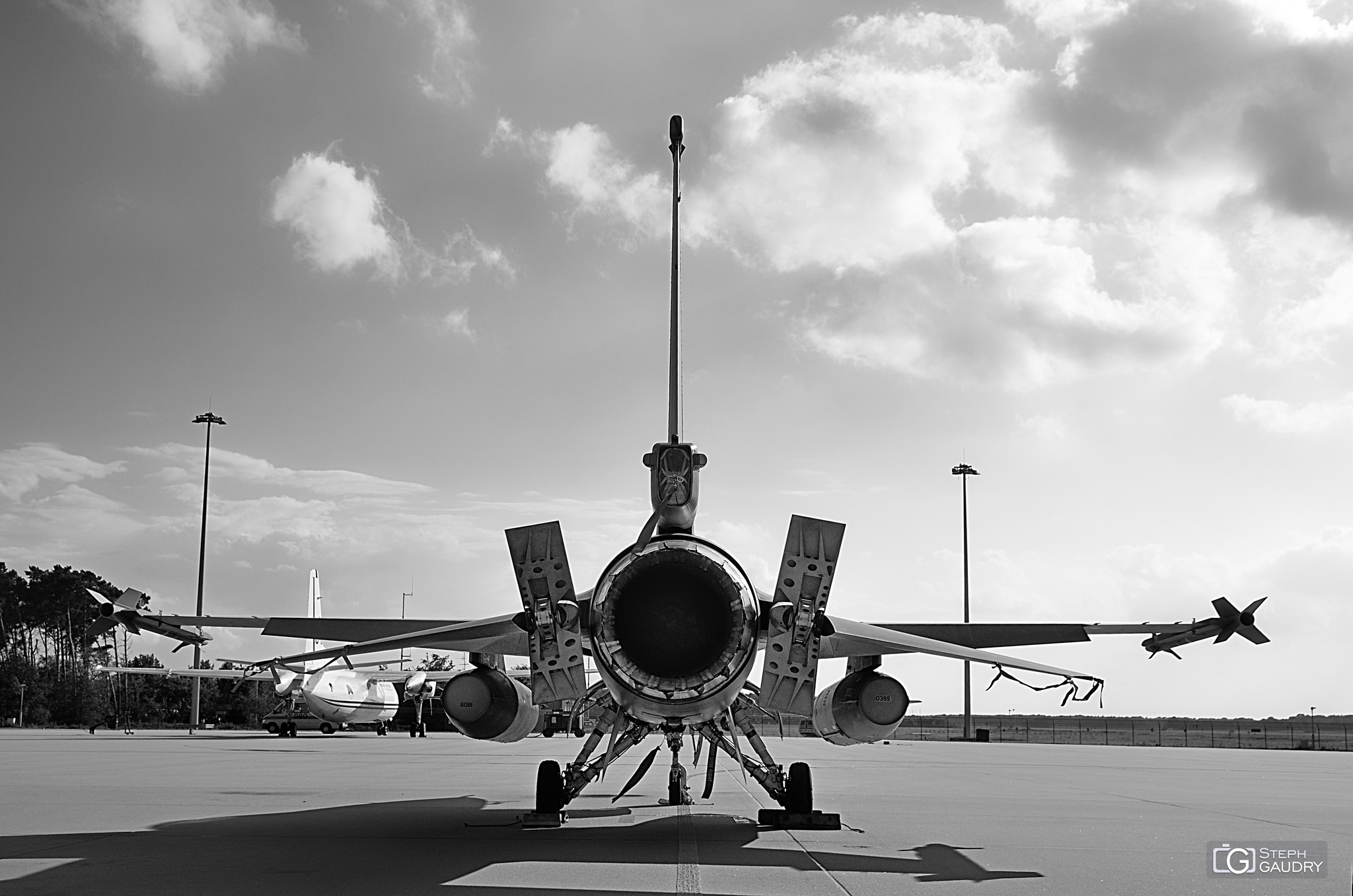 Machines volantes / Lockheed Martin F-16AM/BM Fighting Falcon - tubofan view
