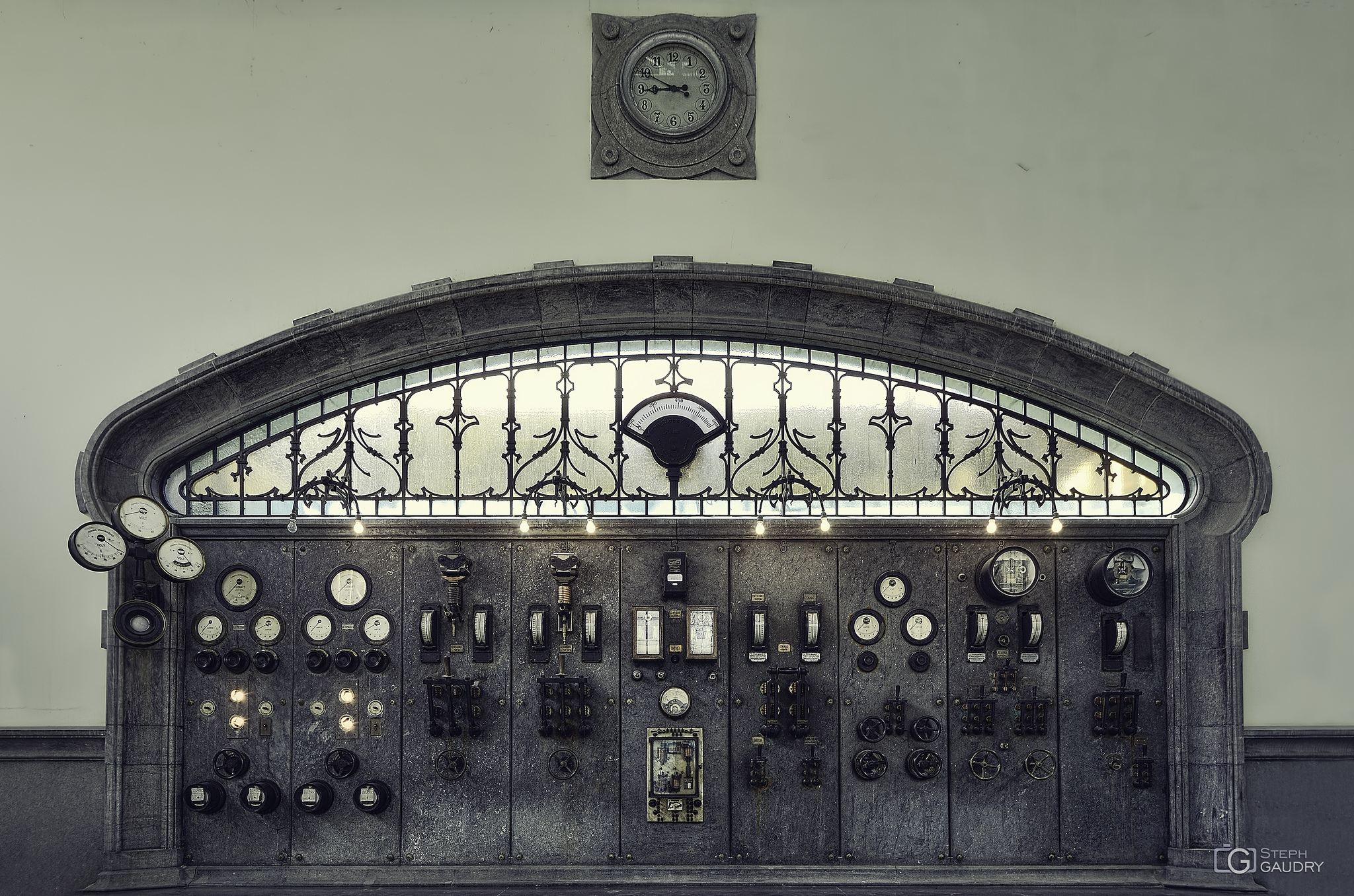 Centrales électriques / Stone powerplant - control panel overview