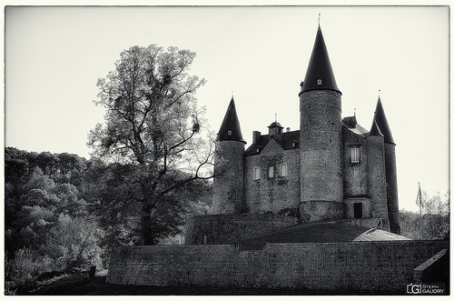 Château de Vêves - vu depuis la route