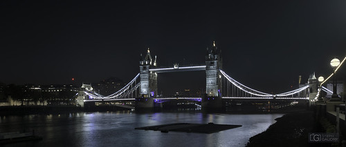 London tower bridge - night