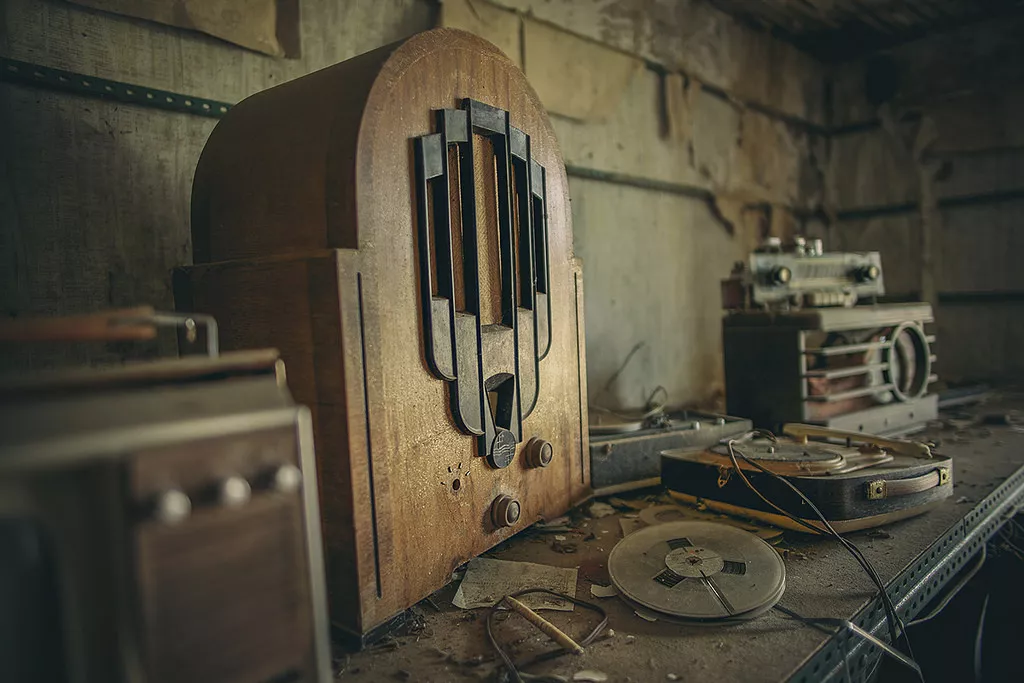 Radio Silence - ©Woven Eye